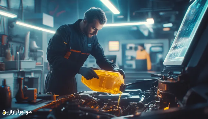 تعمیرکار حرفهای در تعمیرگاه مدرن در حال ریختن روغن موتور سنتزی از ظرف بزرگ زردرنگ به داخل موتور خودرو، با نورپردازی سرد و فضای صنعتی آیندهنگر.