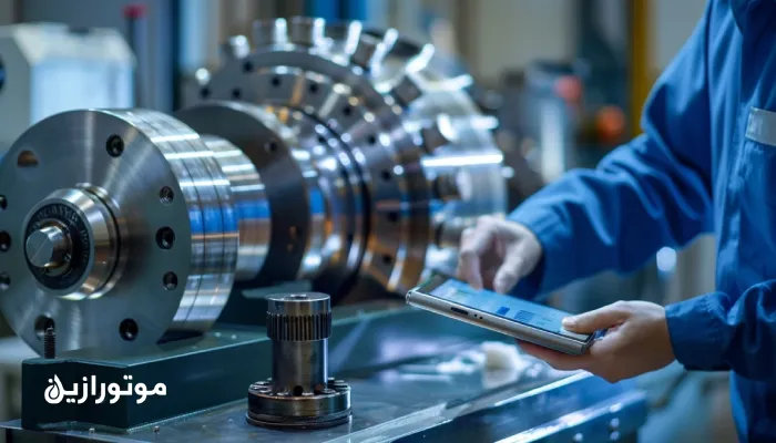 نمای واقعی از تستسل یاتاقان پرسرعت با اندازهگیری دمای بیرینگ توسط دوربین مادونقرمز و نمایش نمودار کاهش دما (~۱۲٪) پس از تعویض گریس روی تبلت؛ کارتریج گریس سنتزی استری روی سینی تمیز و تمرکز مرکزی بر هوزینگ یاتاقان.