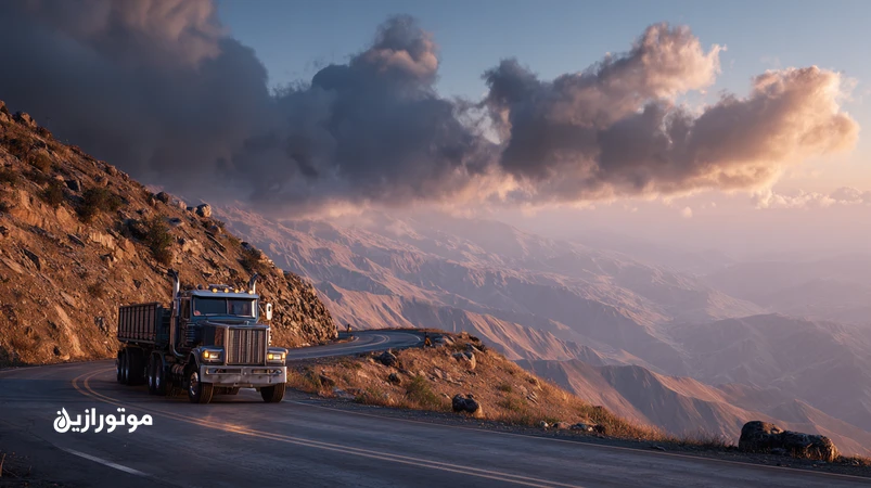 تصویر کامیون در مسیر کوهستانی ایران با برش داخلی گیربکس و دیفرانسیل؛ مقایسه روغن دنده GL-4 و GL-5 برای انتخاب صحیح در شیب و بار سنگین